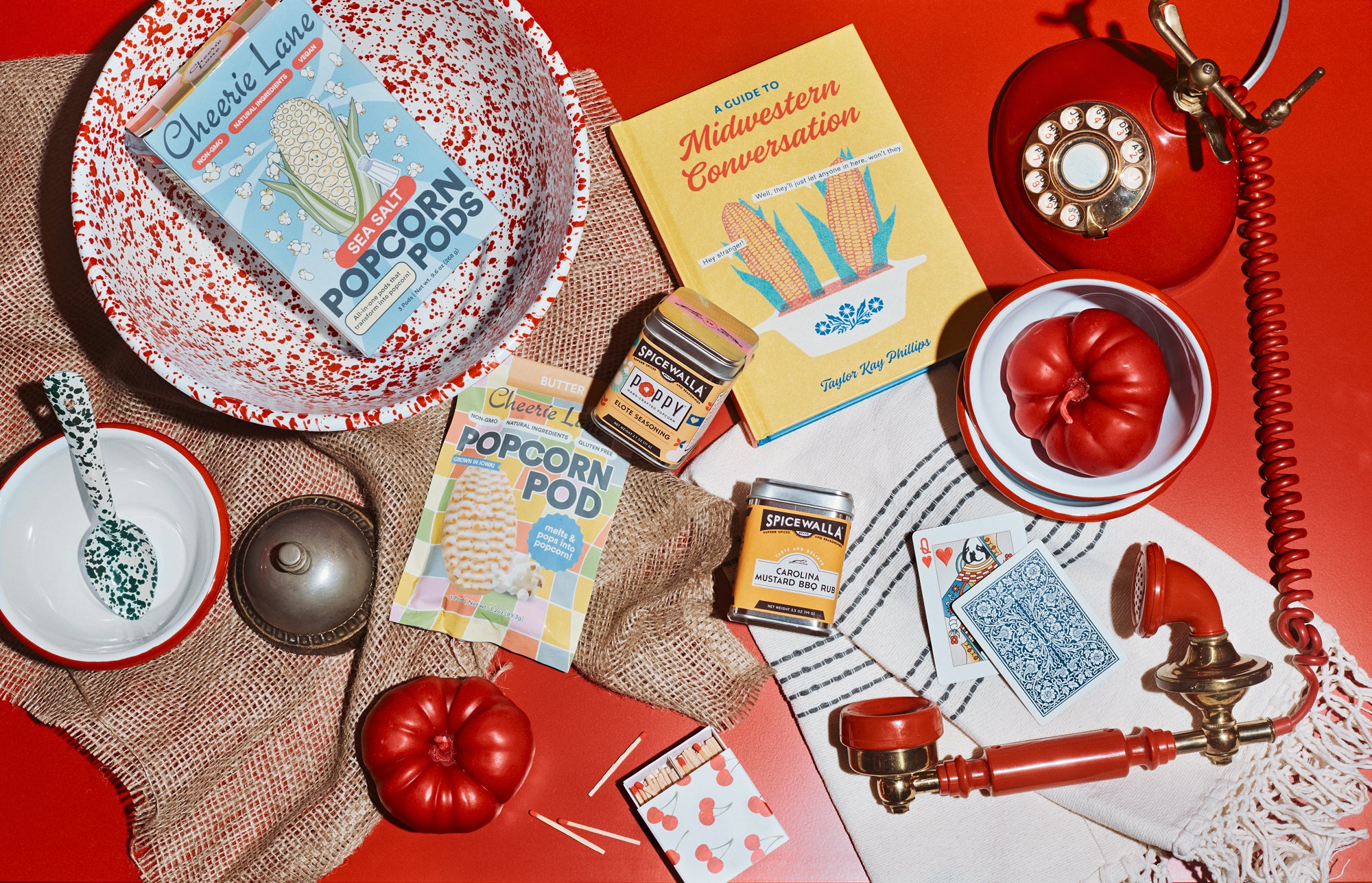 A collection of curated luxury gifts for hosts and hostesses in Chicago's new gift shoppe, Givanne.
